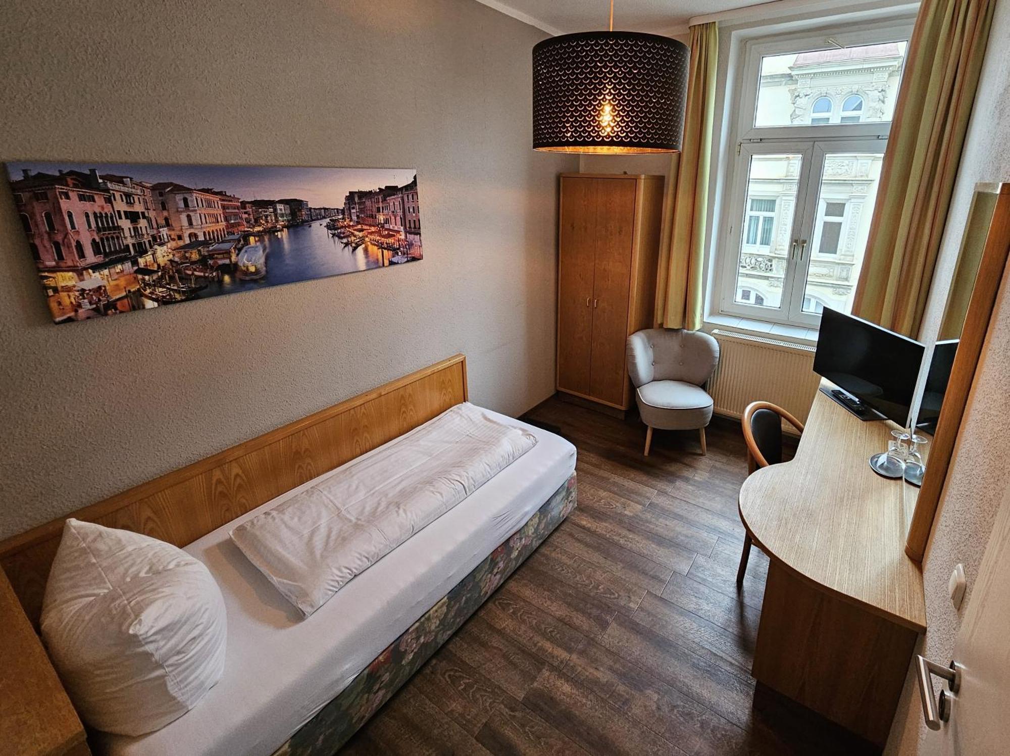 Hotel Friedensbruecke グライツ エクステリア 写真